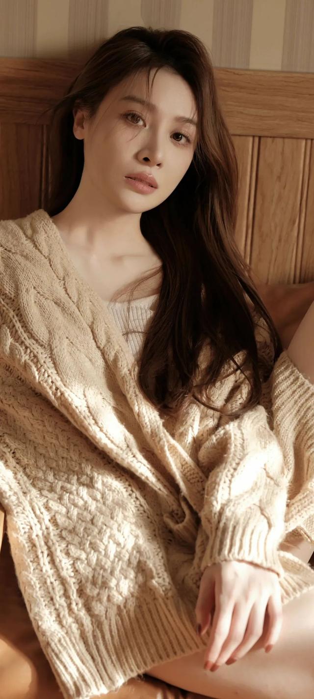 隆妮高启兰最新写真,好美