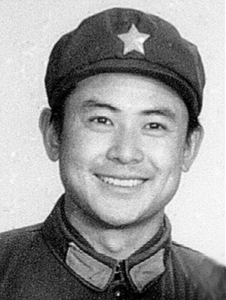 李世玺：原八一厂演员剧团团长，因演雷锋走红，岳母也是位好演员