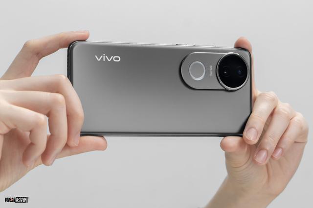vivo S20上手体验：独特的“美”标签脱颖而出