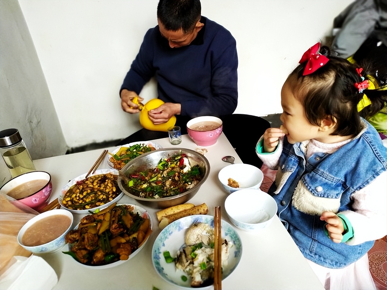 眼下它才是最好吃的鱼，刺少肉多营养足，家人爱吃，春天别不懂吃