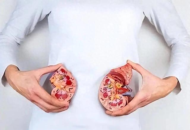 天气炎热，医生告诫肾病患者：不想身体出问题，外出这些事要牢记