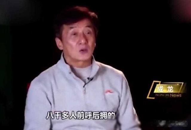 被央视怒批仍不悔改,出门带6个助理30个保镖,网友:你是个啥