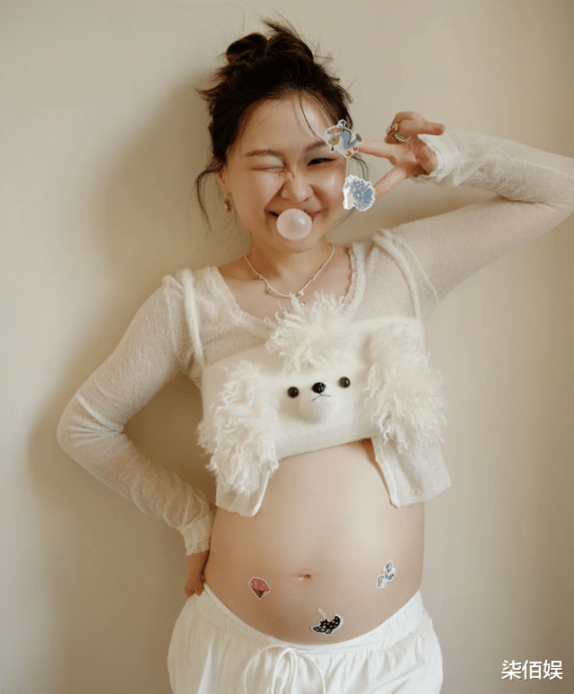 金靖拍孕晚期写真,宝宝大名首曝光,大小名都不跟老公姓舒随她姓