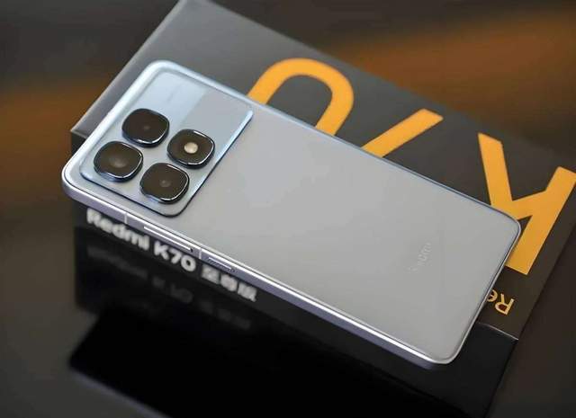 Redmi K70 至尊版降价，同价机慌，消费者如何巧妙 “捡漏”？