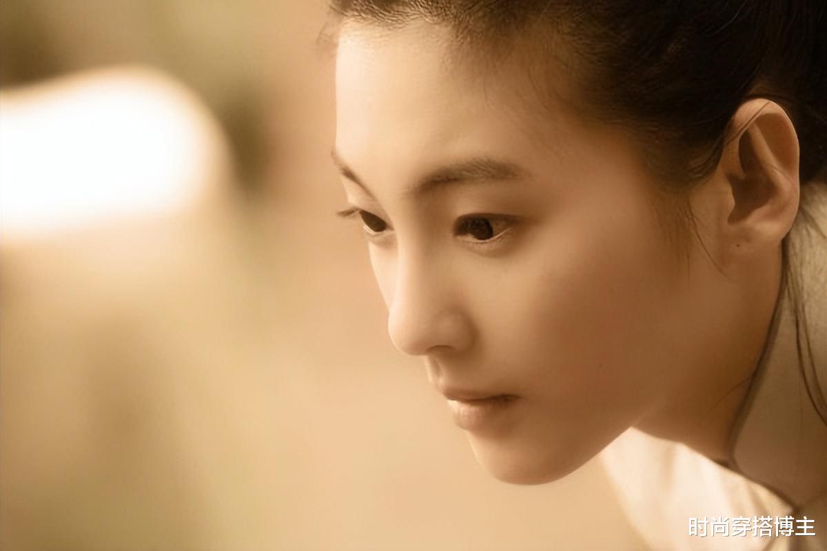 看了张雨绮陈冠希的早年合照，才明白，周星驰可不是随便挑挑而已