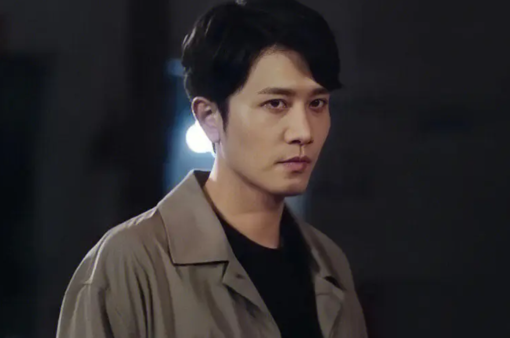 模特出道,沉淀12年才成名的彭冠英,为啥不算火却是很多人的偶像