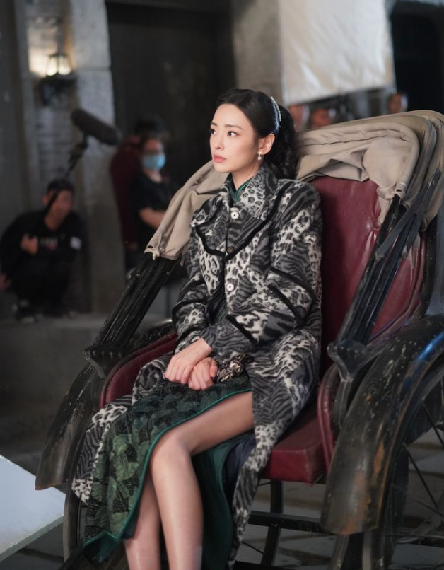 TVB港姐小花不介意顶级绿茶婊标签!台庆剧大晒身材长腿,展心机女魅力!