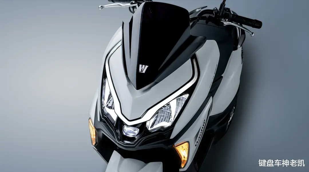 豪爵推出ABS+TCS平踏新车，ADX125正式上市，售价12680元起