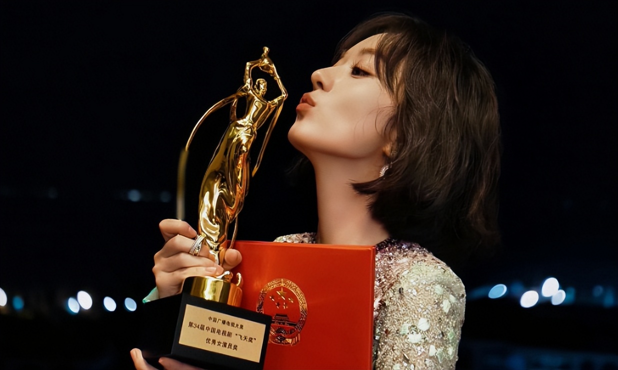 湾区这一夜,老牌港星们彻底戳穿了内娱偶像们的“体面”