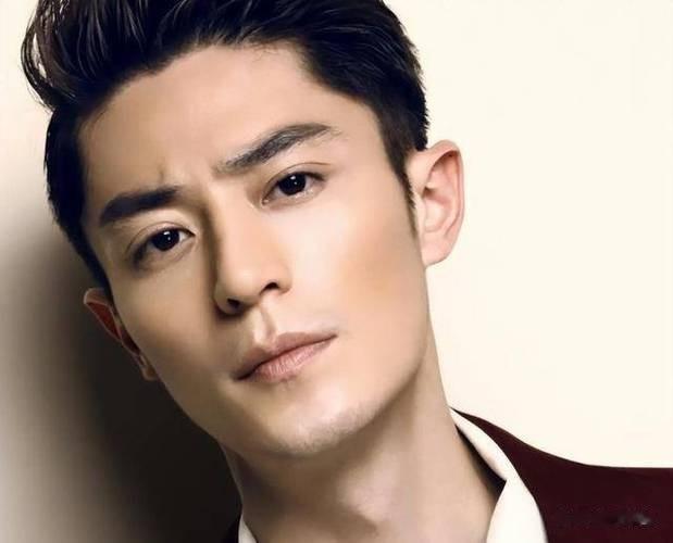 34岁“内娱男妖孽”:顶级的美貌,穿不出个人样