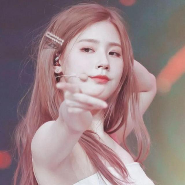 “五代神颜”赵美延:曾因未成年恋爱被劝退,如今是门面级的主唱