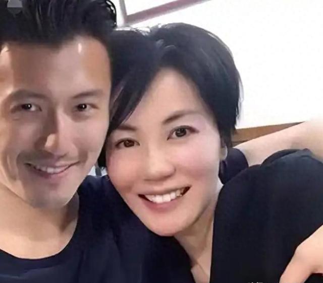 王菲恋再次被曝！张柏芝为躲避霆锋，带全家嫁小9岁大佬！