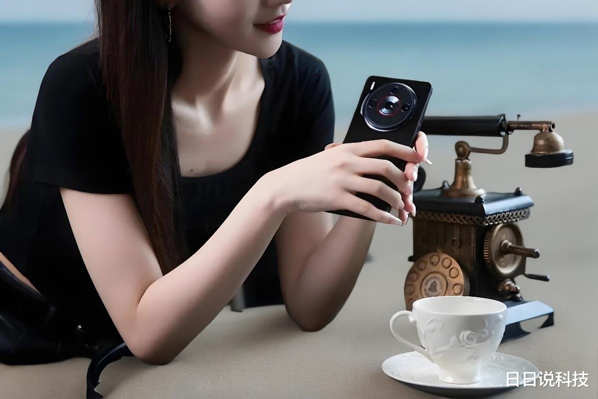 从3699元跌至2699元，骁龙8Gen2+5100mAh，卫星手机售价亲民