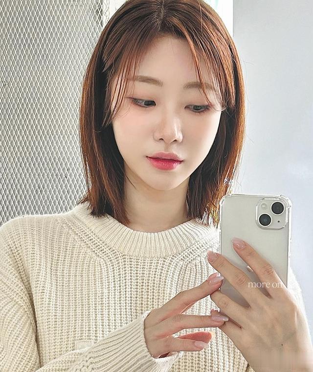 挂耳短发锁骨发型微卷长发,短中长三种发型,让你美出新高度