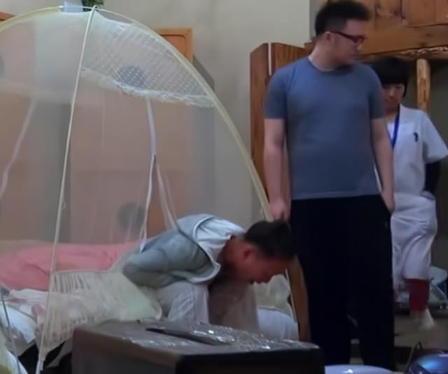 闹大了！陈赫直播回应“黄磊厨艺”引热议，网友评论区炸锅了！