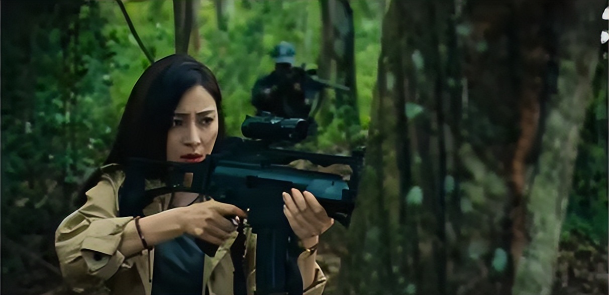 票房第一也铁定亏本，全靠甘婷婷秀身材，剧情拉胯制作粗糙