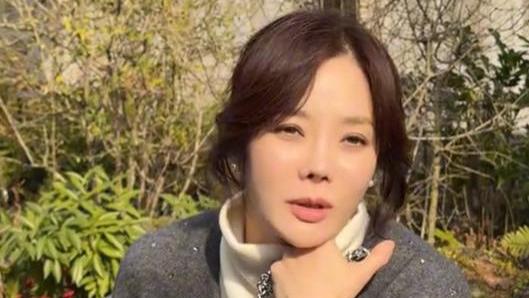 蔡琳晒孕肚胖40斤，遗憾没能顺产，聊高梓淇：后悔却无法回到过去