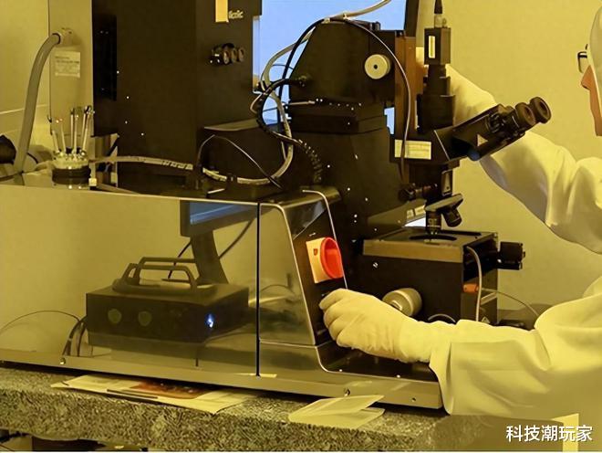 国产EUV光刻机:打破美国芯片禁令的关键王牌