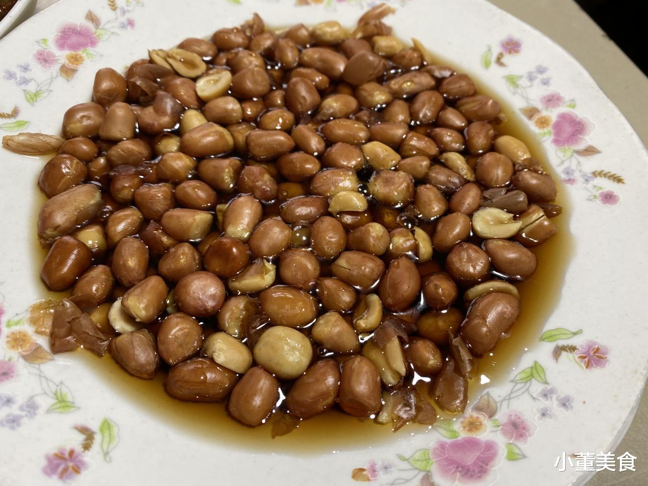 河南丈母娘的一桌子菜,在朋友圈火了,8素2肉,网友:太寒酸了