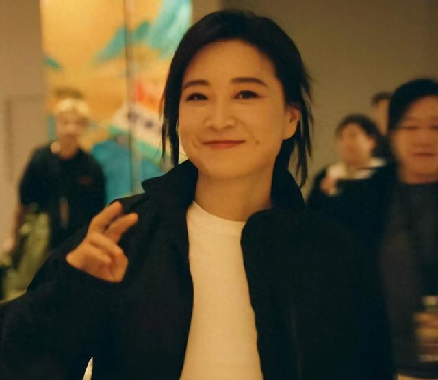 剑指35亿、未播先火，贾玲首部悬疑大片来袭，周润发新片也压不住