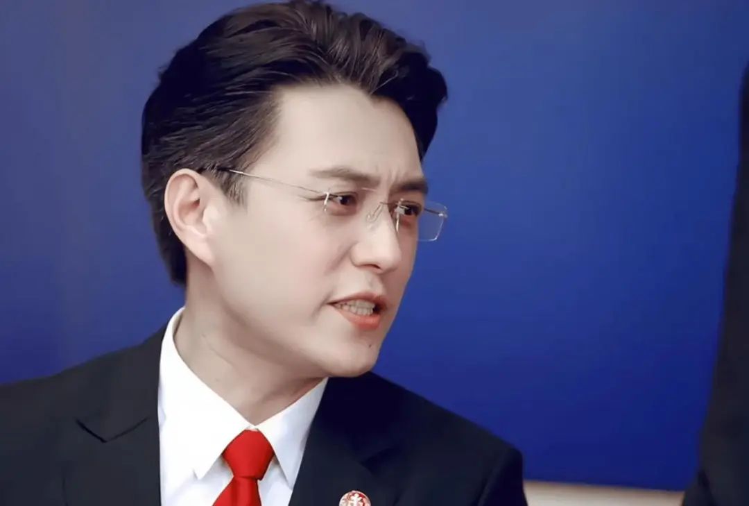 越老越帅的男星只服这4位,叔圈天菜!干净清爽,不油腻,连褶子都魅力十足