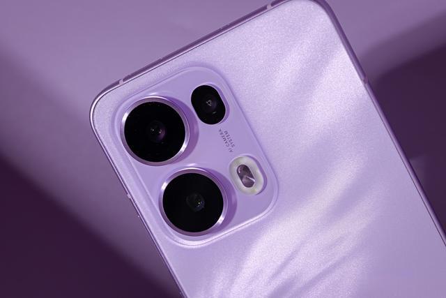 媲美iPhone的旗舰级质感 OPPO Reno13 Pro“蝶蝶紫”图赏