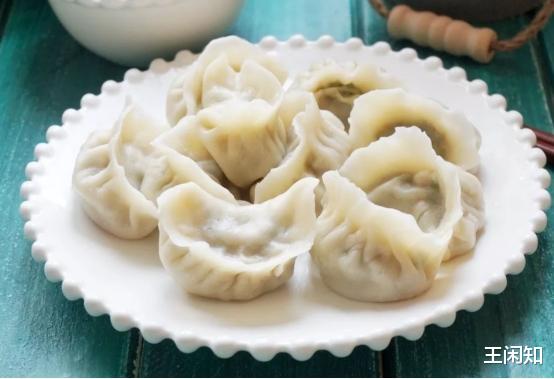 调饺子馅时，牢记“盐水油”口诀，饺子出锅喷香多汁，不腥不柴