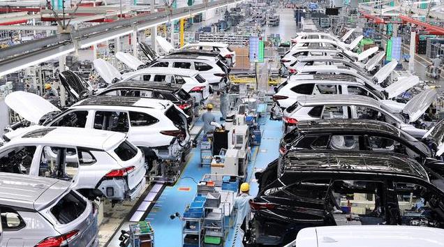 看了日本丰田前10月卖出833万辆汽车，再看比亚迪，差距依旧明显