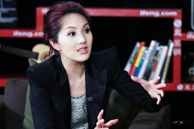 《歌手》今晚全程直播!导演称有人不战而退,那英:我一直做噩梦