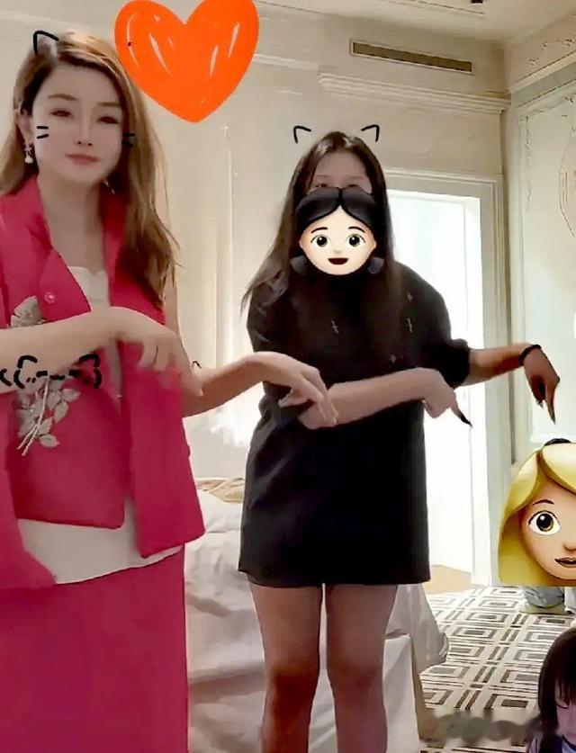 初瑞雪后妈不好当!带3个女儿出国,与辛巴大女儿同框跳舞显尴尬