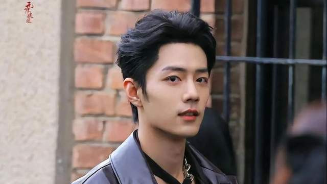 X玖少年团肖战DAYTOY 双喜临门，年度歌手与专辑大奖收入囊中！