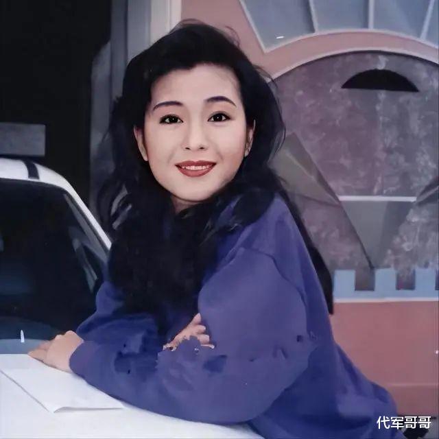 21岁嫁52岁亿万富豪，结婚13天老公离世，打10年官司获遗产900万