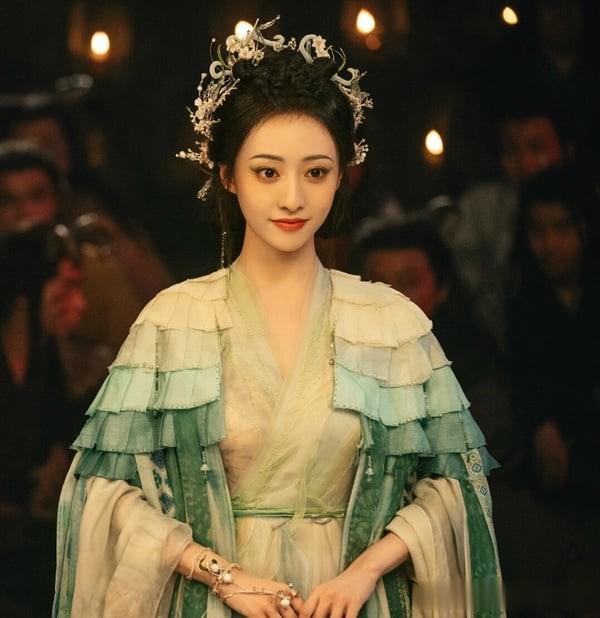 网评最高颜值00花TOP10! 赵晴没前十,赵今麦第三,冠军好意外