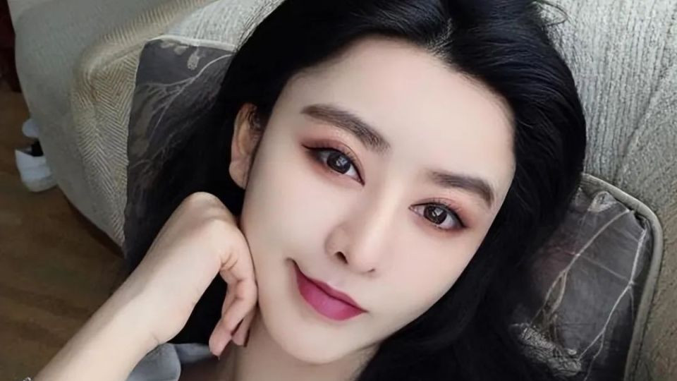 她花800万整容成范冰冰，嫁给主刀医生，后来怎么样了？