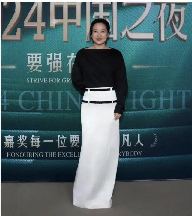 当42岁贾玲和21岁谷爱凌同框，我才知道颜值在气质面前不值一提