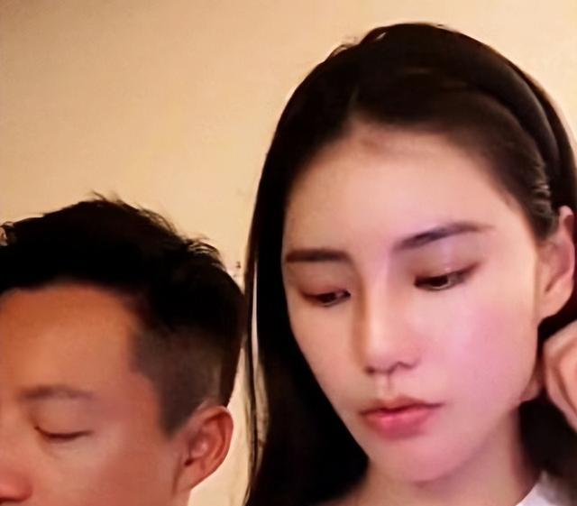 马筱梅空降小井直播间,婚礼大概会如期举行,俩娃疑很快会回京!