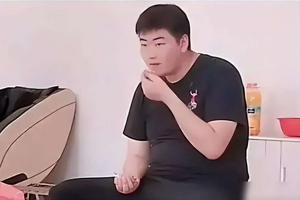 大衣哥一家现状揭示陈亚男从网红到“笑柄”的转变之路