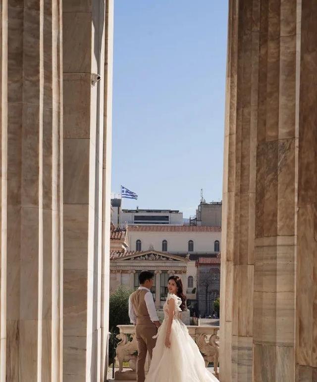 陈自瑶闺蜜再披婚纱，正式告别相差51岁嘅“爷孙恋”，觅得真爱