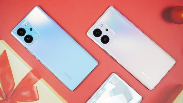 10.7亿曲屏+6400万影像+66瓦快充，荣耀256GB亲民价1429元！