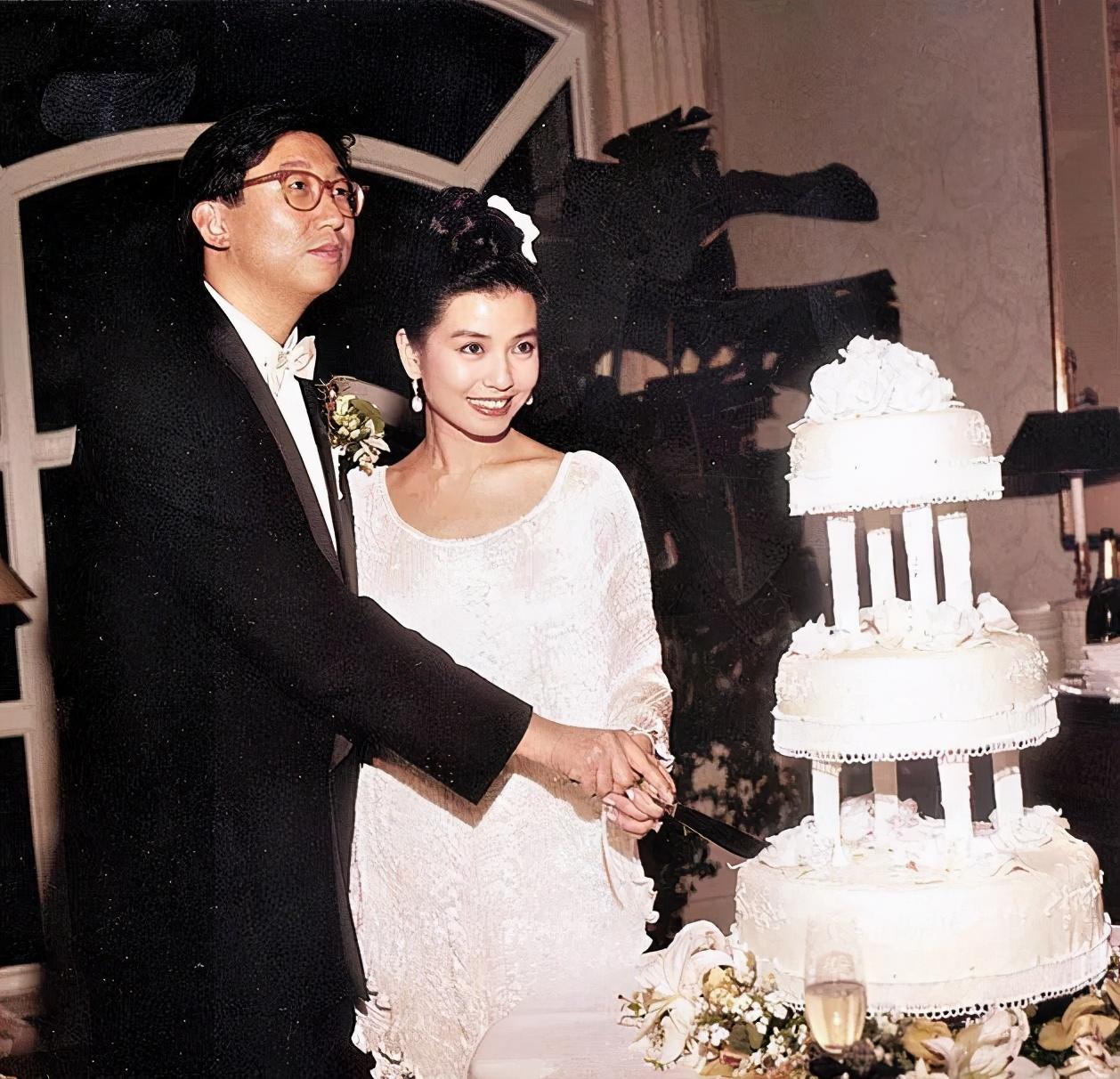 8对丁克港星夫妻,各有各的故事,有2男星背着老婆在外偷偷生娃