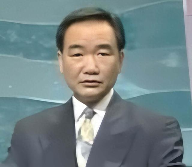 突传噩耗!香港知名主持人被曝离世,移民加拿大深居简出多年