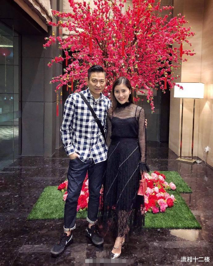 刘德华小姨子日本游,私人飞机又大又奢华,原来天王嫂这么有实力