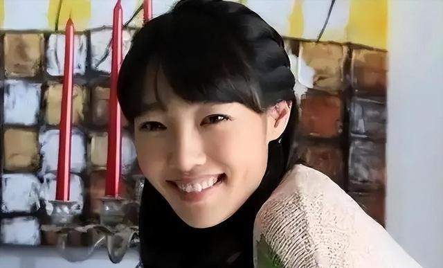 离婚4年和导演同居生二胎，白百何这一手操作，原来陶虹没说错