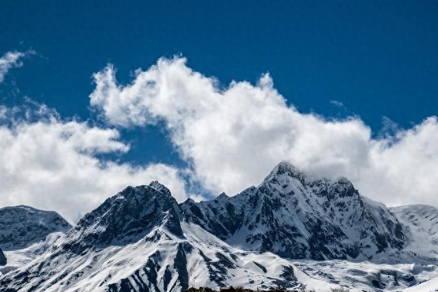 张起灵的家族为什么要守护青铜门和“终极”秘密?