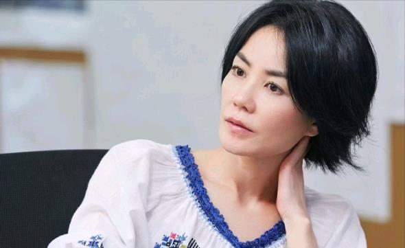 娶“老女人”的5位男星,一个比一个长得帅,是真爱还是另有所图