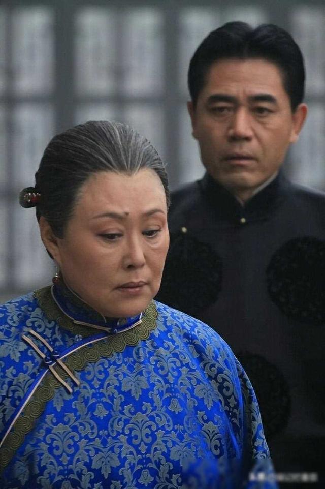 当硅胶脸混进《宣武门》,雍容华贵被打回原形,导演再强也没有用