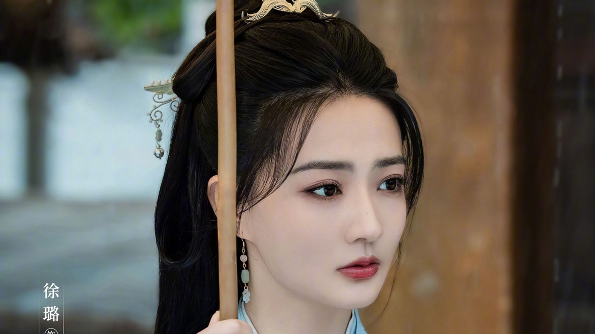 “渣男”张铭恩已成过去式，徐璐又被曝新恋情，她就是这么特别