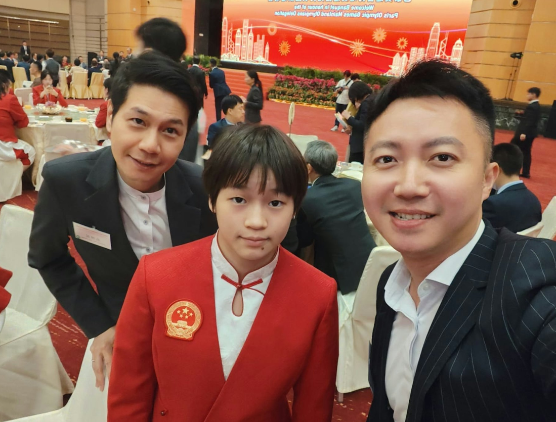 国家队访港晚宴菜单曝光,霍震霆父子现身招待,郭晶晶老公撒狗粮