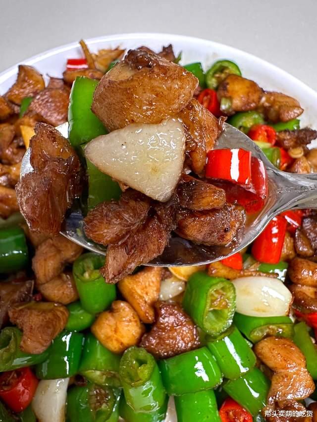 没食欲的时候做这3道菜就对了!有荤有素香辣可口,真的太下饭了