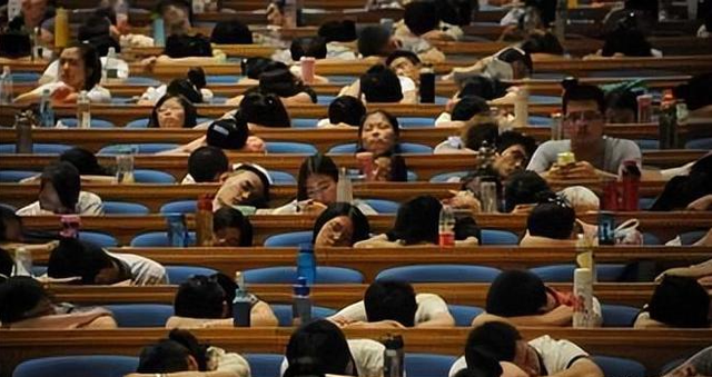 大学生就业太难？人民日报怒批当代大学生：你不失业，天理难容！